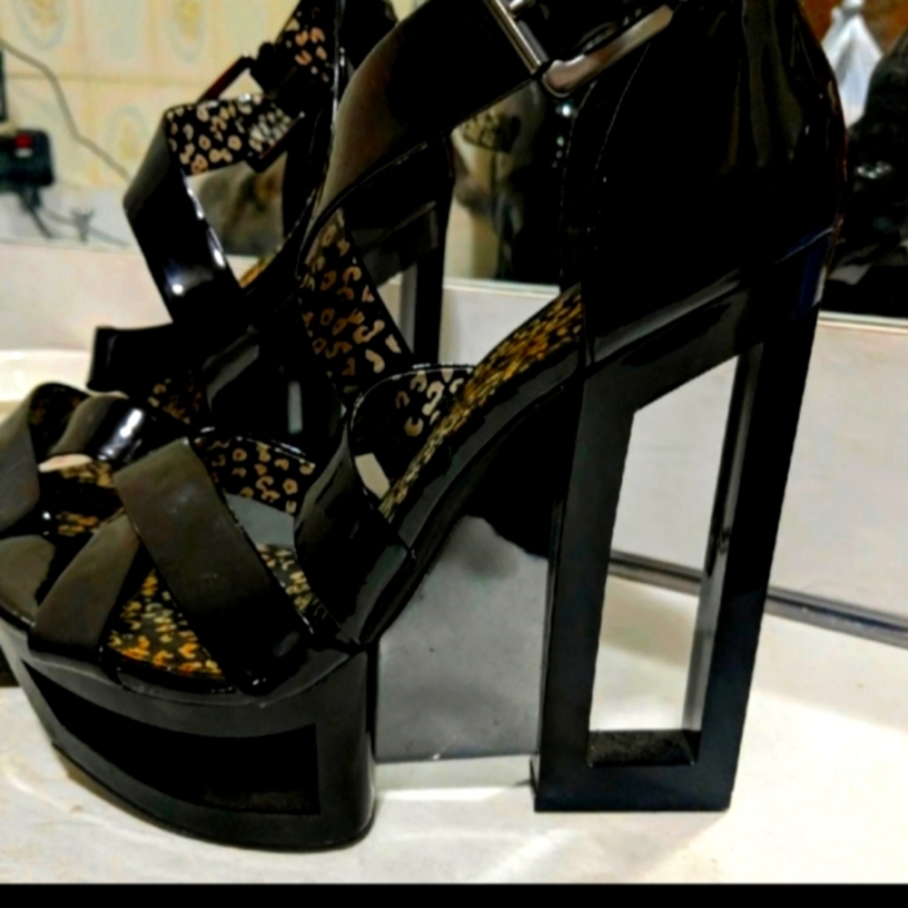 Jessica Simpson Patent leather wedge shoes
